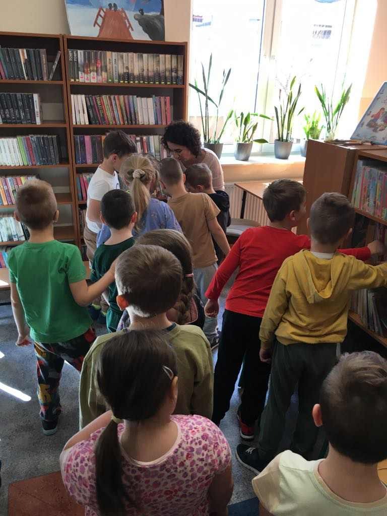 Przedszkolaki z wizytą w Bibliotece Publicznej - Obrazek 2