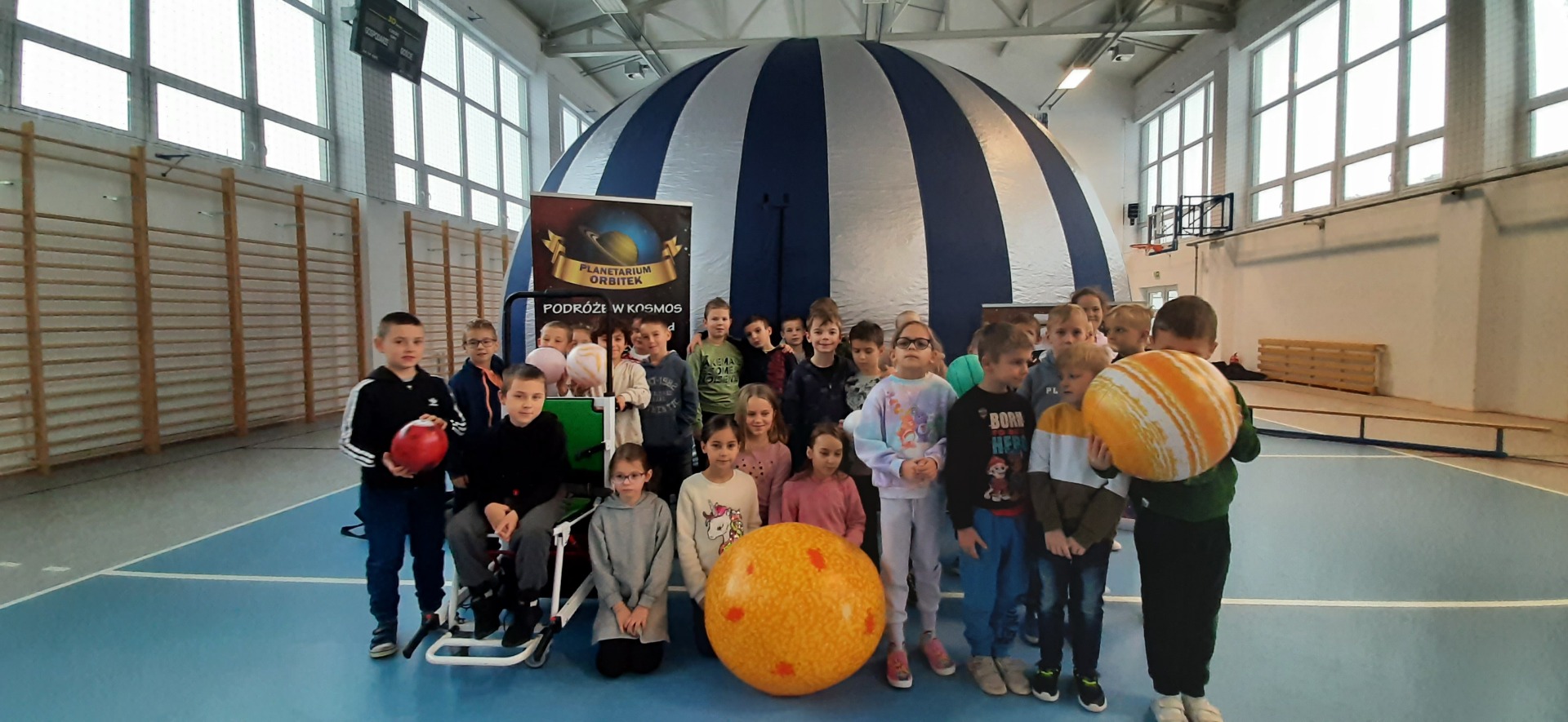 Mobilne Planetarium w szkole - Obrazek 1