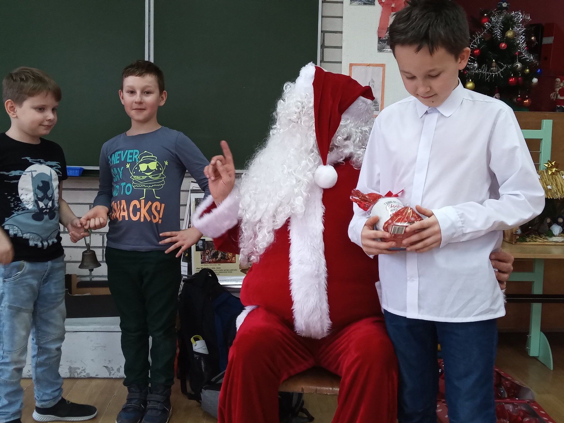 Mikołaj w naszej szkole - Obrazek 1