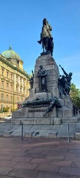 Klasa 6b zwiedza Kraków z historią w tle "Na Wawel, na Wawel". - Obrazek 6