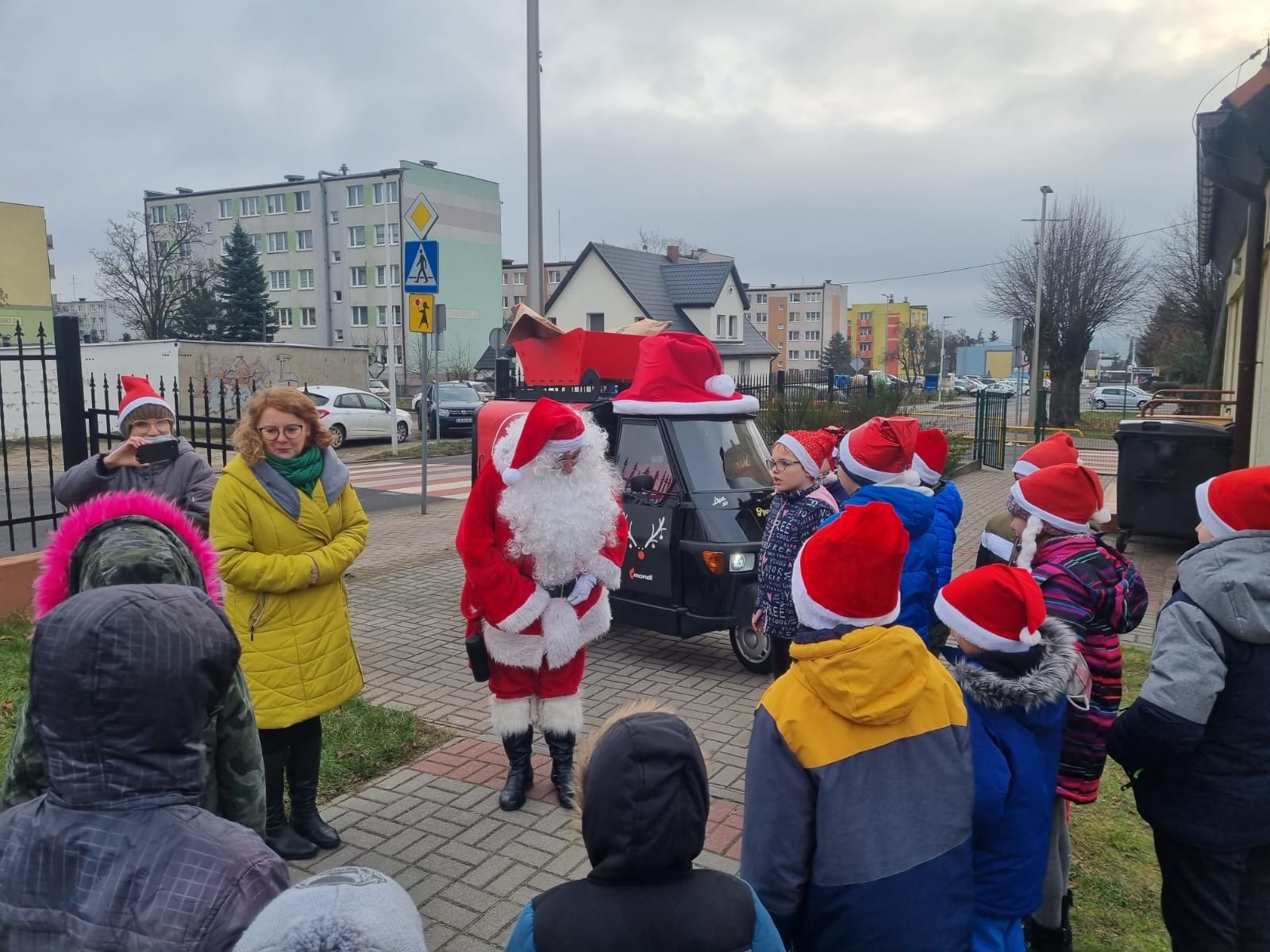 Święty Mikołaj z wizytą w naszej szkole! - Obrazek 2