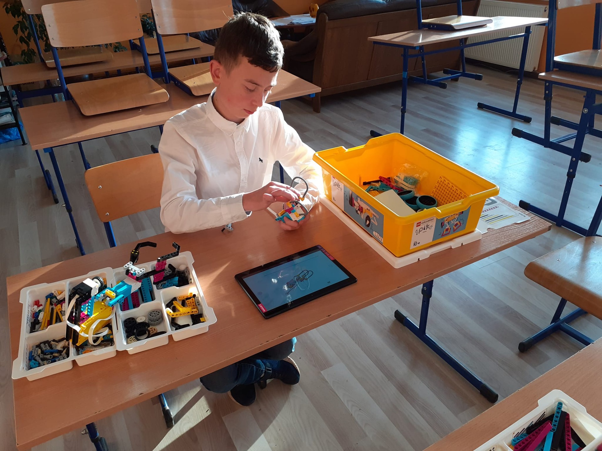 Zajęcia z Lego Education Spike w ramach Laboratorium przyszłości - Obrazek 1