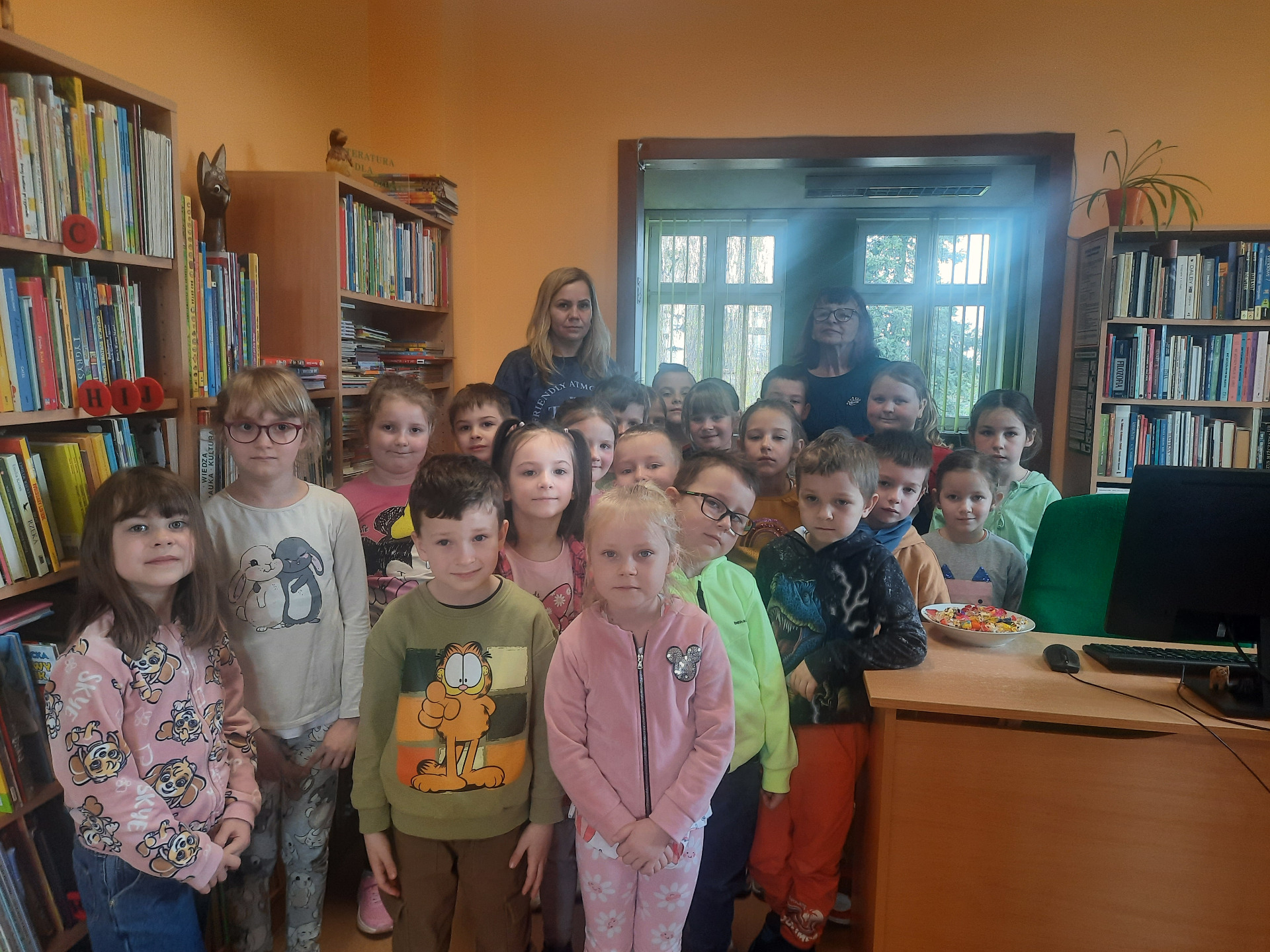 Wizyta przedszkolaków w bibliotece - Obrazek 2
