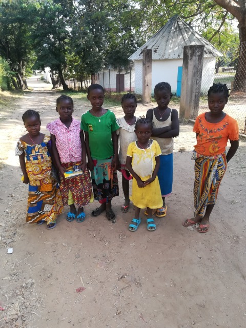 Zdjęcia z Republiki Środkowej Afryki - szkoły, którą wspólnie zaadoptowaliśmy. - Obrazek 1