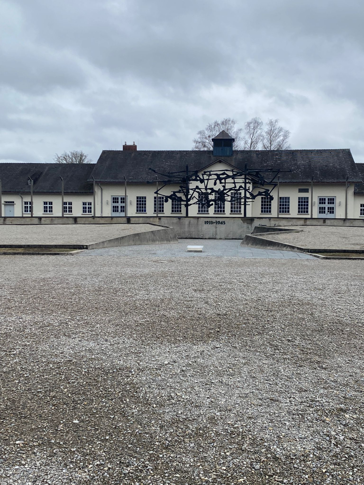 Besuch der Gedenkstätte KZ Dachau und das Projekt "Post mit Herz" - Bild 2